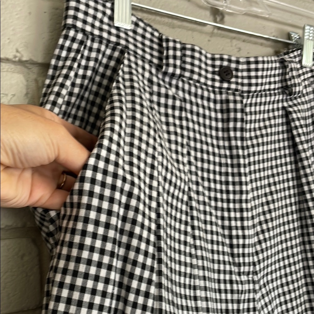 Vintage Black and White Checkered Plaid High Waist Pleated Shorts - Picture 5 of 11